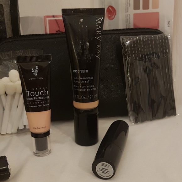 Makeup Lot - Picture 3 of 4